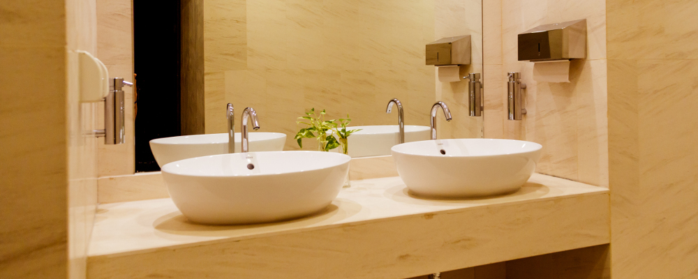 Popular hotel bathroom with quartz bathroom vanity countertop and walls