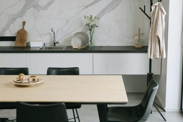 6111 pexels-ivan-samkov-7671235 down