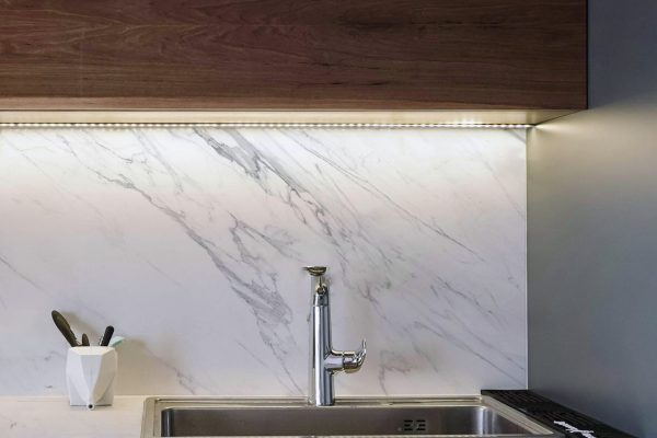 Marble SUD ベロアリーフ marble SUDマーブルシュッドベロアリーフプルオーバー ネイビー