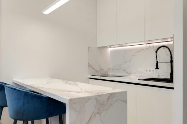 6337 pexels-heyho-11701125 down