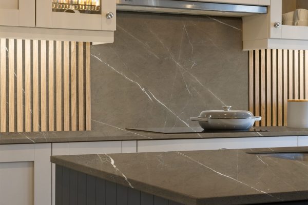 6600 tile-merchant-ireland-1voJQ66DIDM-unsplash down