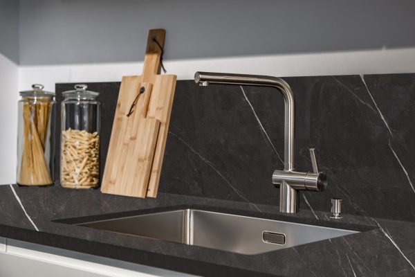 6880 new-modern-steel-faucet-kitchen-room-sink-close-up